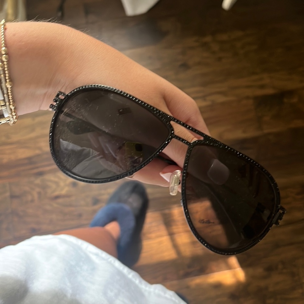 Studded sunglasses all black